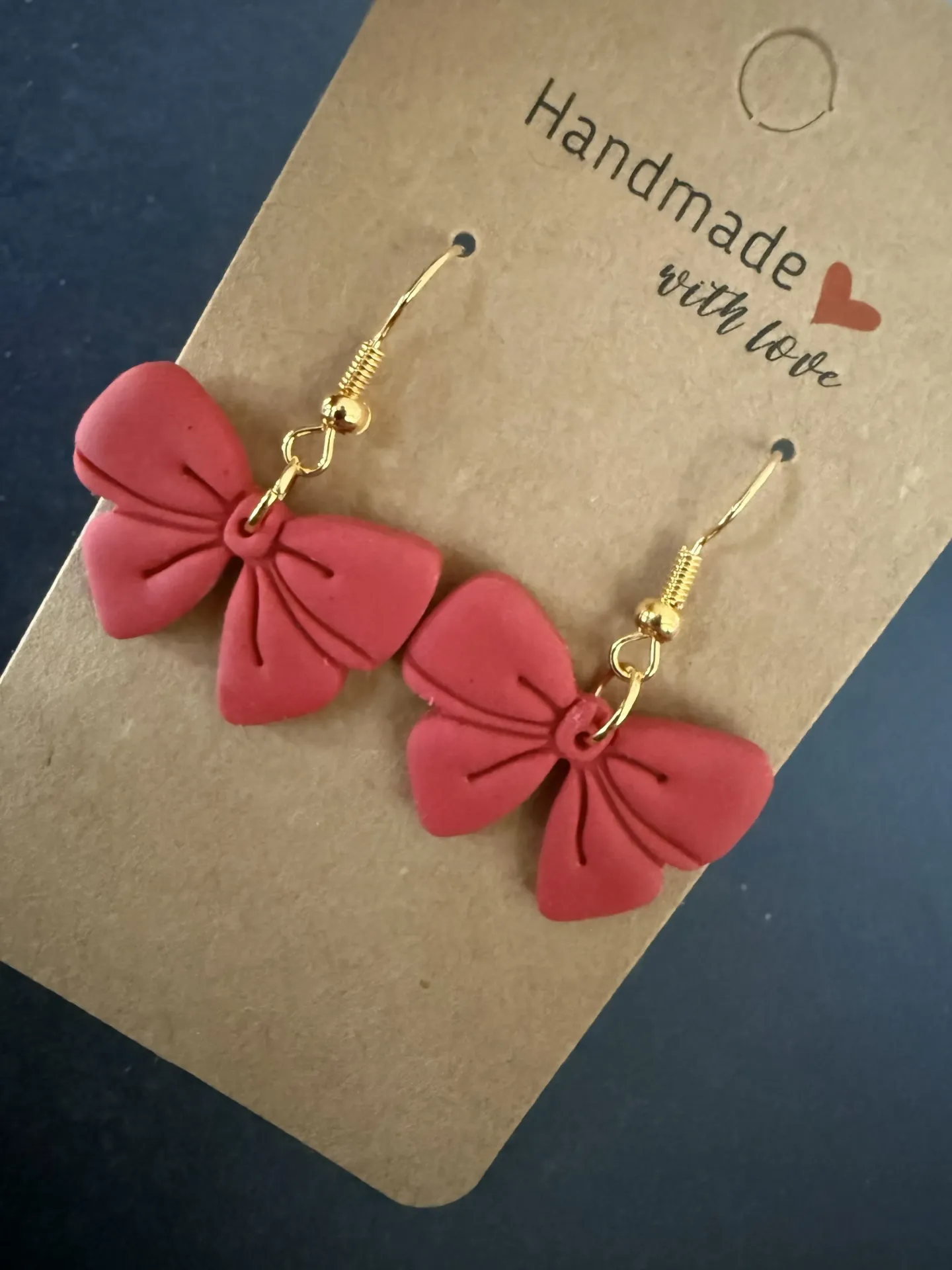 Hanger strikjes rood