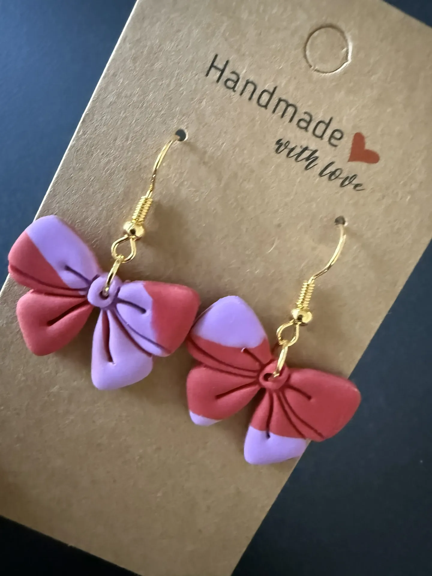 Hanger strikjes lila - rood