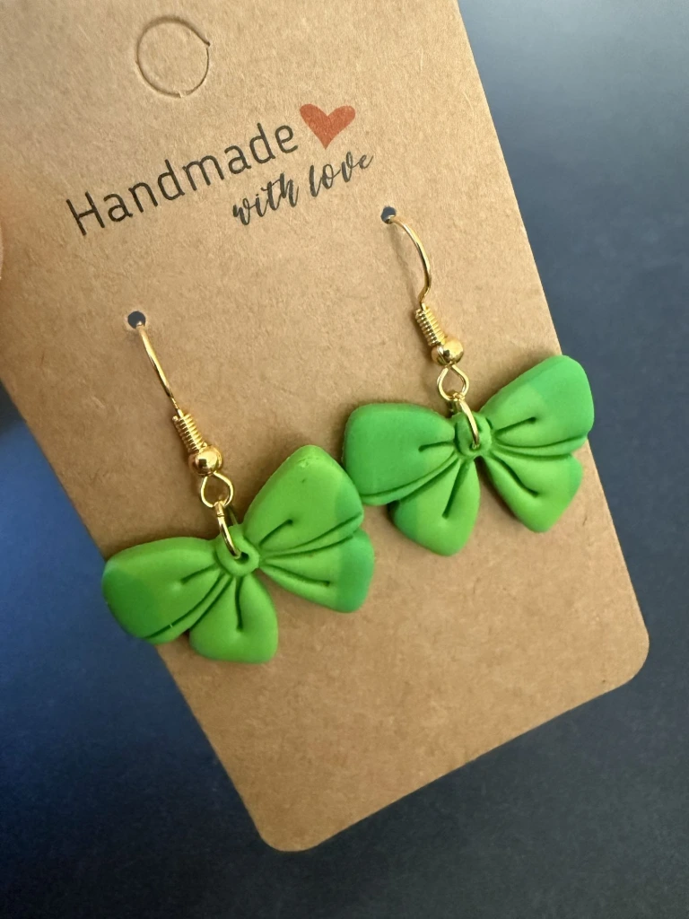 Hanger strikjes groen