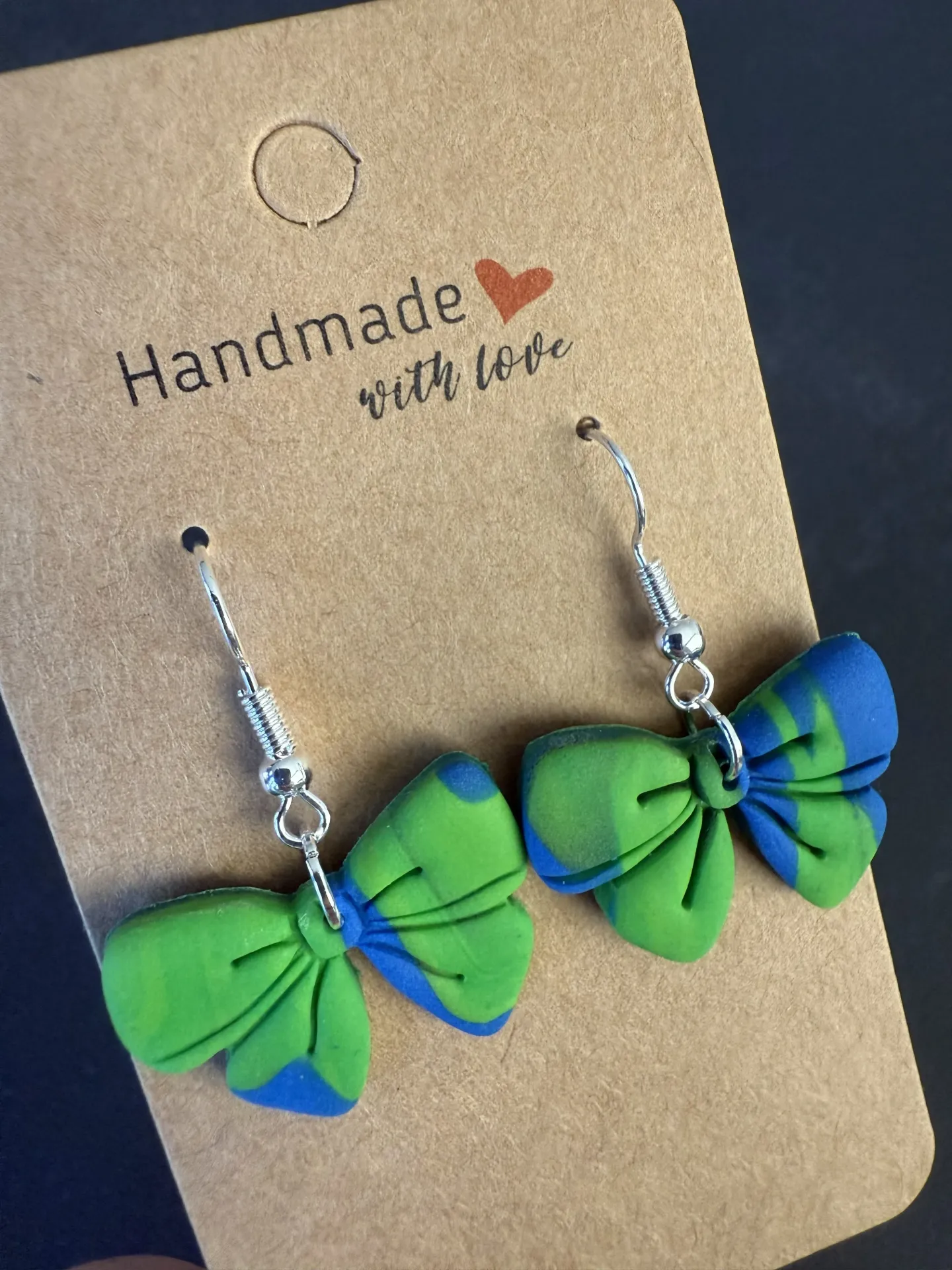 Hanger strikjes blauw-groen